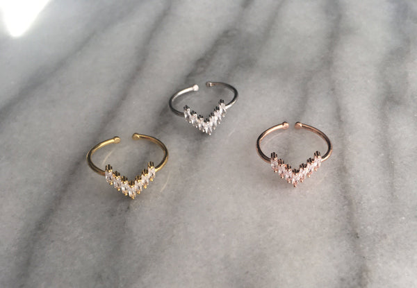 Baguette V ring